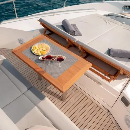Σπίτι διακοπών Private Yacht - Princess 72 Fly *