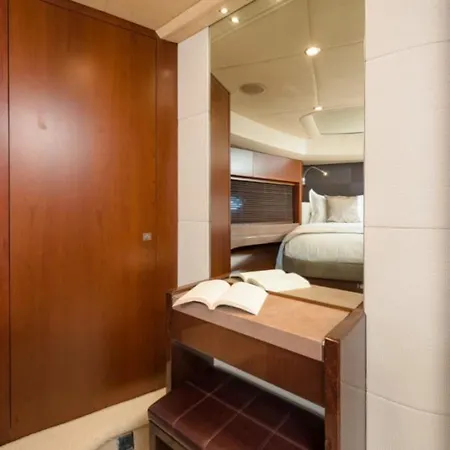 Holiday home Private Yacht - Princess 72 Fly