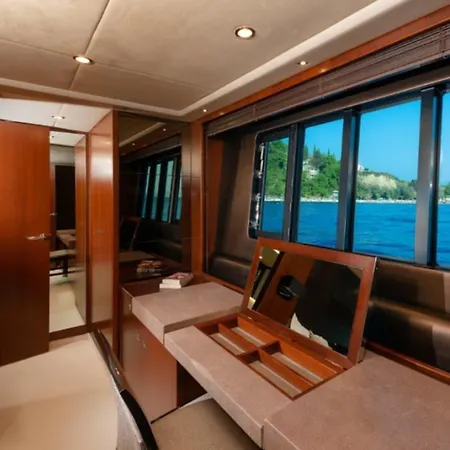 Holiday home Private Yacht - Princess 72 Fly