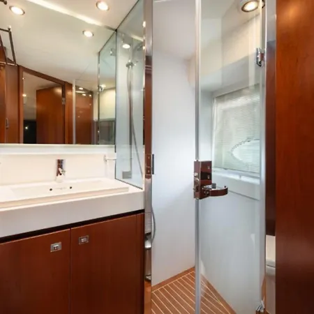 Private Yacht - Princess 72 Fly *