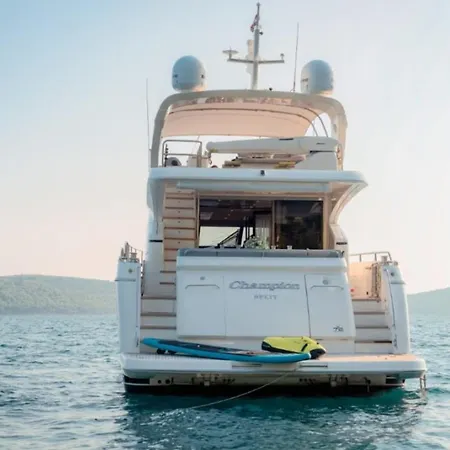Semesterbostad Private Yacht - Princess 72 Fly